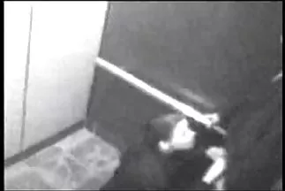 A macsó megmosta szexvideo teljes film a lányt a zuhany alatt, hogy kukanra tegye.