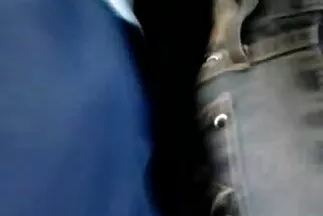 A srác levetkőzött, és ragaszkodott a szaftos ingyen porno video sapkához.