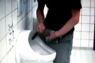 A dolgozó száj tökéletesen feldolgozza a srácok xxx video ingyen tagjait.