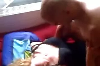 A csaj kitartóan meztelenül akarta magyarul beszelo sex videok magát adni a srácnak.