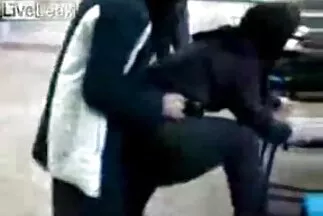 Egy ügyes lány ingyen maszti videok széttárta a lábát, hogy behatoljon.