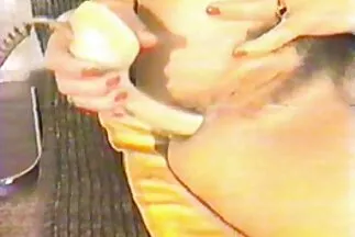 A zöld szőnyegen online szex videok az öreg megbaszott egy fiatal szemtelen lányt.