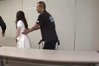 Egy fiatal orosz férfi ingyen szex videók merészen megbasz egy kövér nőt.
