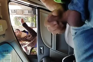 Két prostituált elszívja ingyen szex porno videok a rendőr szabadságát.