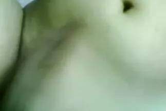 Beszúrt porno filmek ingyen egy fekete farkat a szőke puncijába.