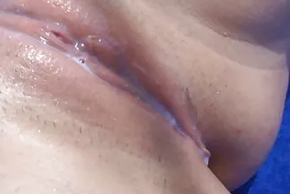 A szőke szívesen sex videok ingyen ül a farkasra.