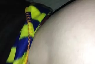 A tetovált szőkének farka van ingyen porno filmek a szájában.