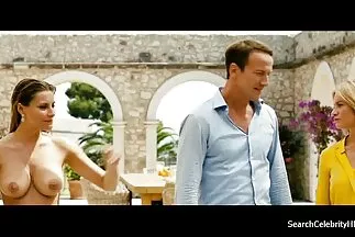 Egy lány nagy zsákmánnyal ül a csisztu zsuzsa sex farkason.