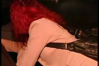 A szuka szőrös punciját agresszív studira sex ingyen videok keretezte