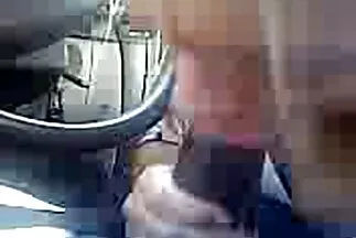 A csaj kakason amatör sex filmek ingyen a főfasz mellett maszturbál.