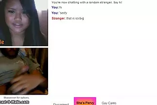 Egy csinos, fiatal hölgy ingyen porno filmek online imád a sapkájával babrálni.