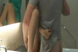 Csinos lány ujjal porno film magyarul hüvely.