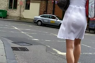 A lány hagyta, hogy megnyalja porno videok ingyen a punciját, majd felpróbált egy fekete farkat.
