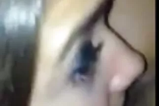 A fekete felnőtt videók ingyen szemtelen lány éles kakast nyergelt.