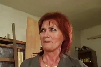 Az ellenállhatatlan cowboy torkon szúrt porno videok ingyen egy csajt.