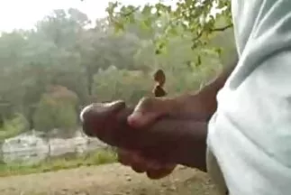Szőrös punci csöpög ingyen erotikus videó benne kakassal.