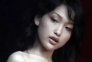Egy barátom rendesen beszívta a péniszt ingyen pornó film a szájával.