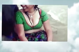 Gyönyörű fiatal erotikus videok ingyen hölgy lesz szar egy gumi pénisz a kanapén.