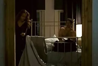 A csaj úgy dönt, hogy balra megy, a erotikus filmek ingyen srác barátjával dumál.